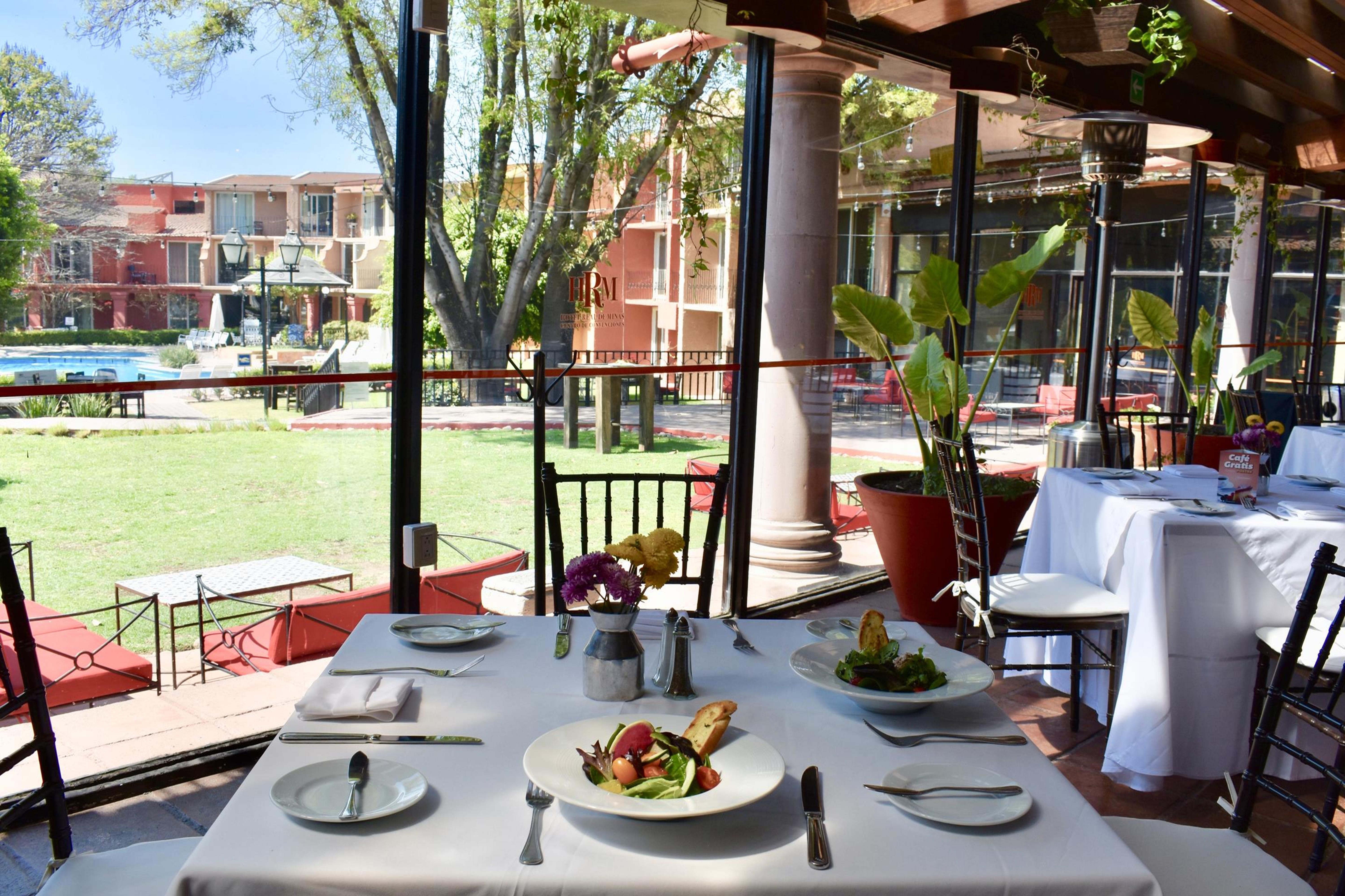 Real De Minas Альенде Экстерьер фото Restaurant in San Cristóbal Ecatepec