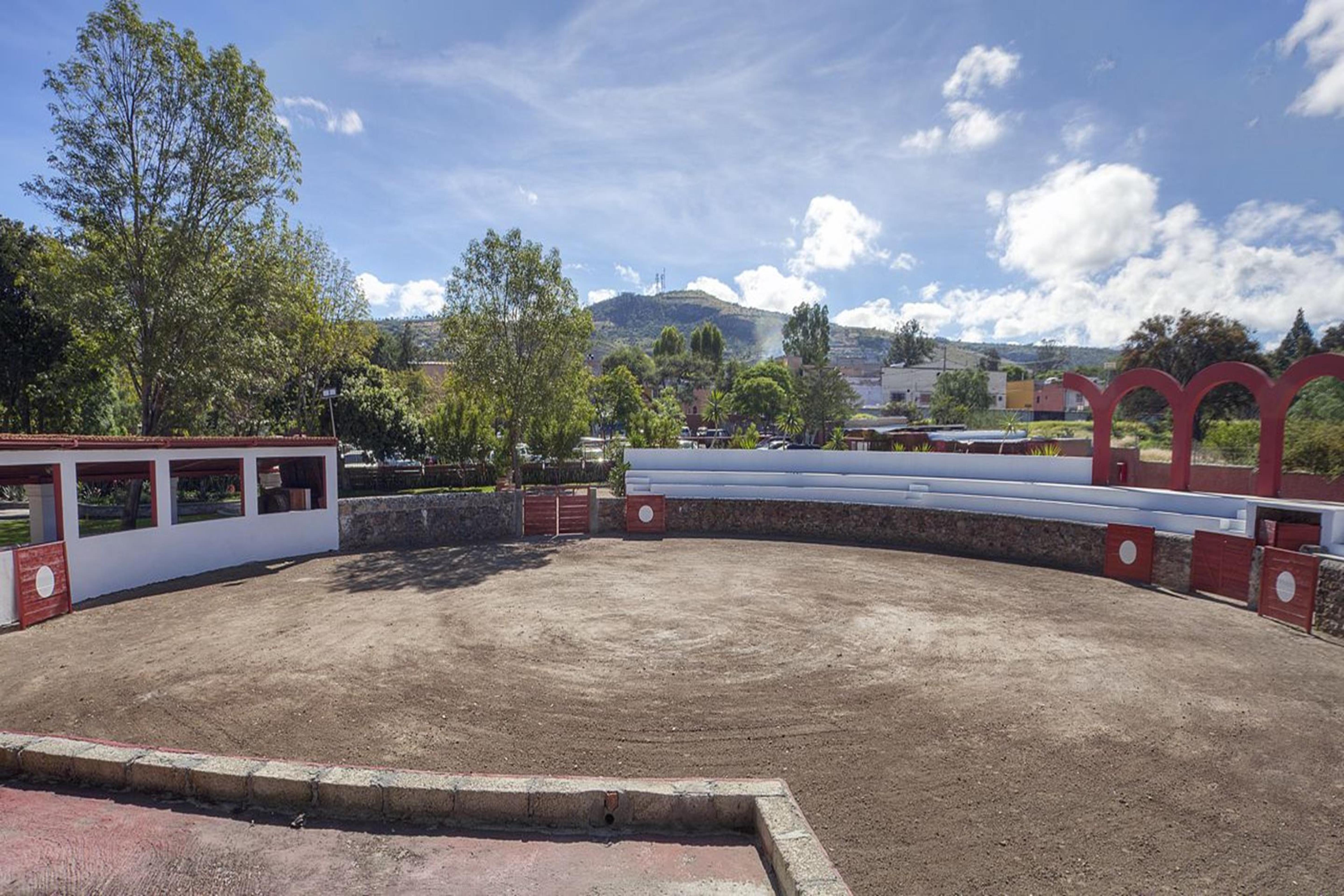 Real De Minas Альенде Экстерьер фото View of the main square in San Marcos