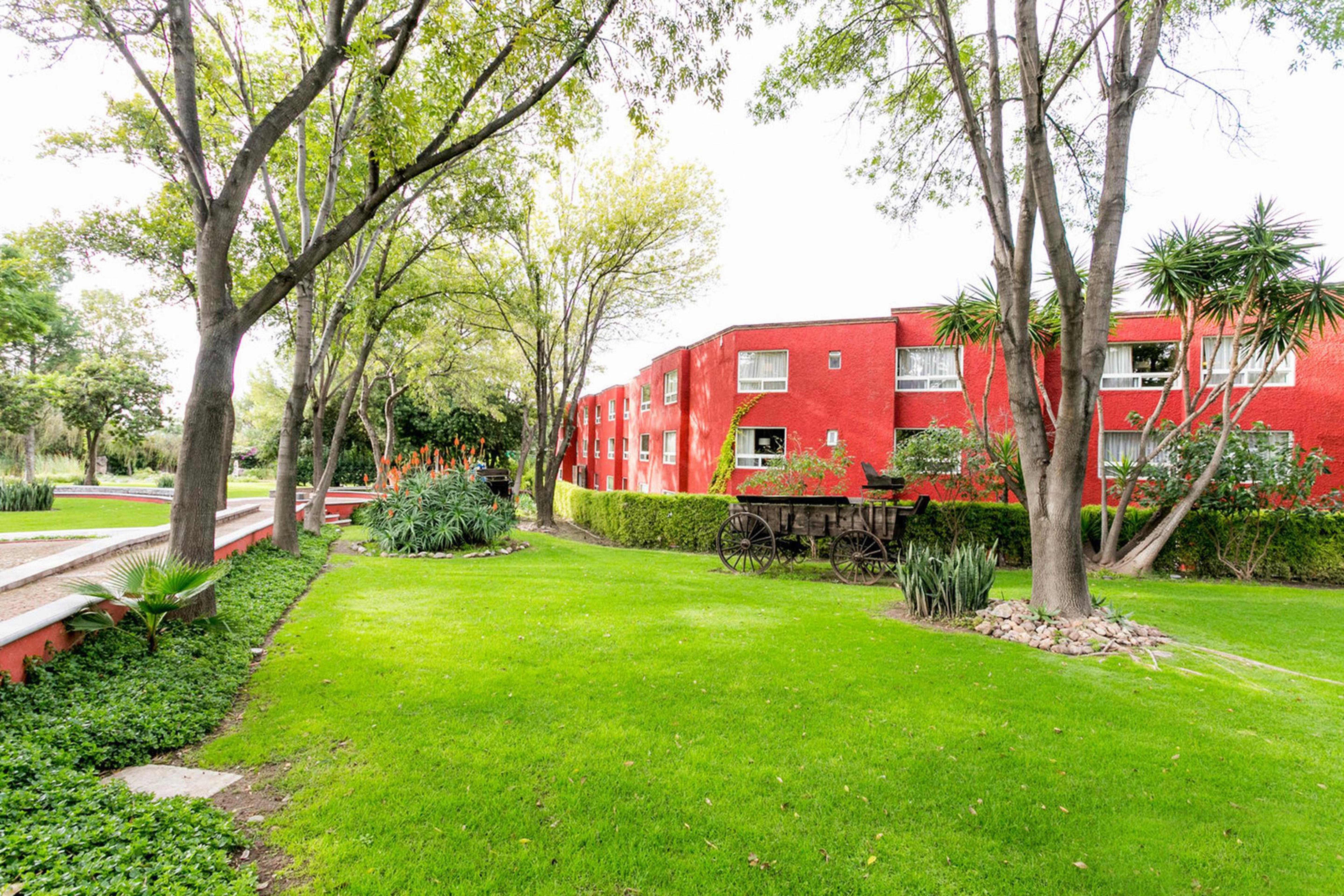 Real De Minas Альенде Экстерьер фото Residential buildings in Lomas de Chapultepec